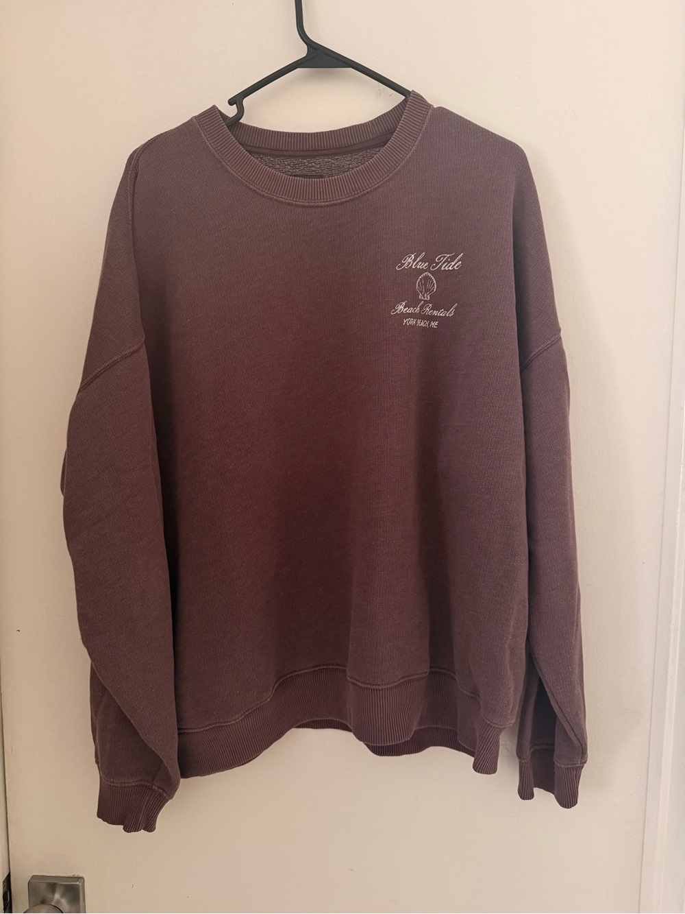American eagle Crewneck Sweatshirt in Deep Maroon size large